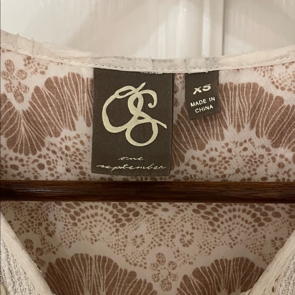 One September Anthropologie Cream Sheer Lace Blouse - Picture 2 of 8